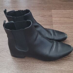 Tori Burch Black Bootie Mid Calf